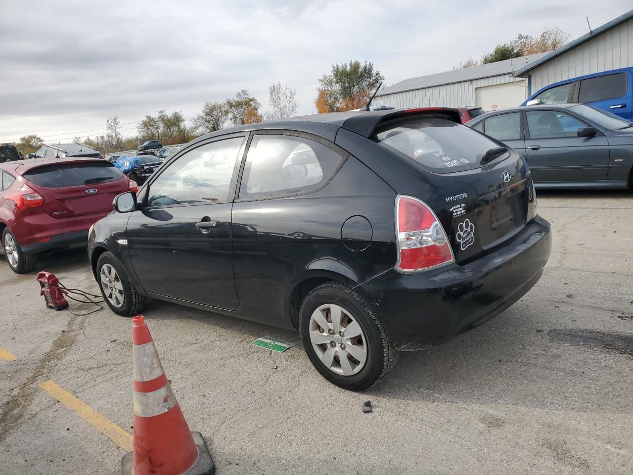 2010 Hyundai Accent - Image 2