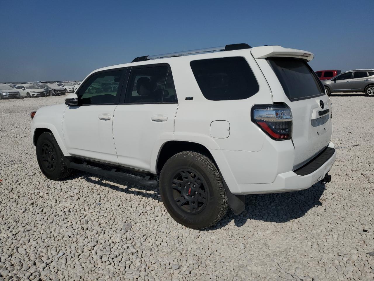 2021 Toyota 4Runner Sr5 VIN: JTEFU5JR1M5231843 Lot: 75345884