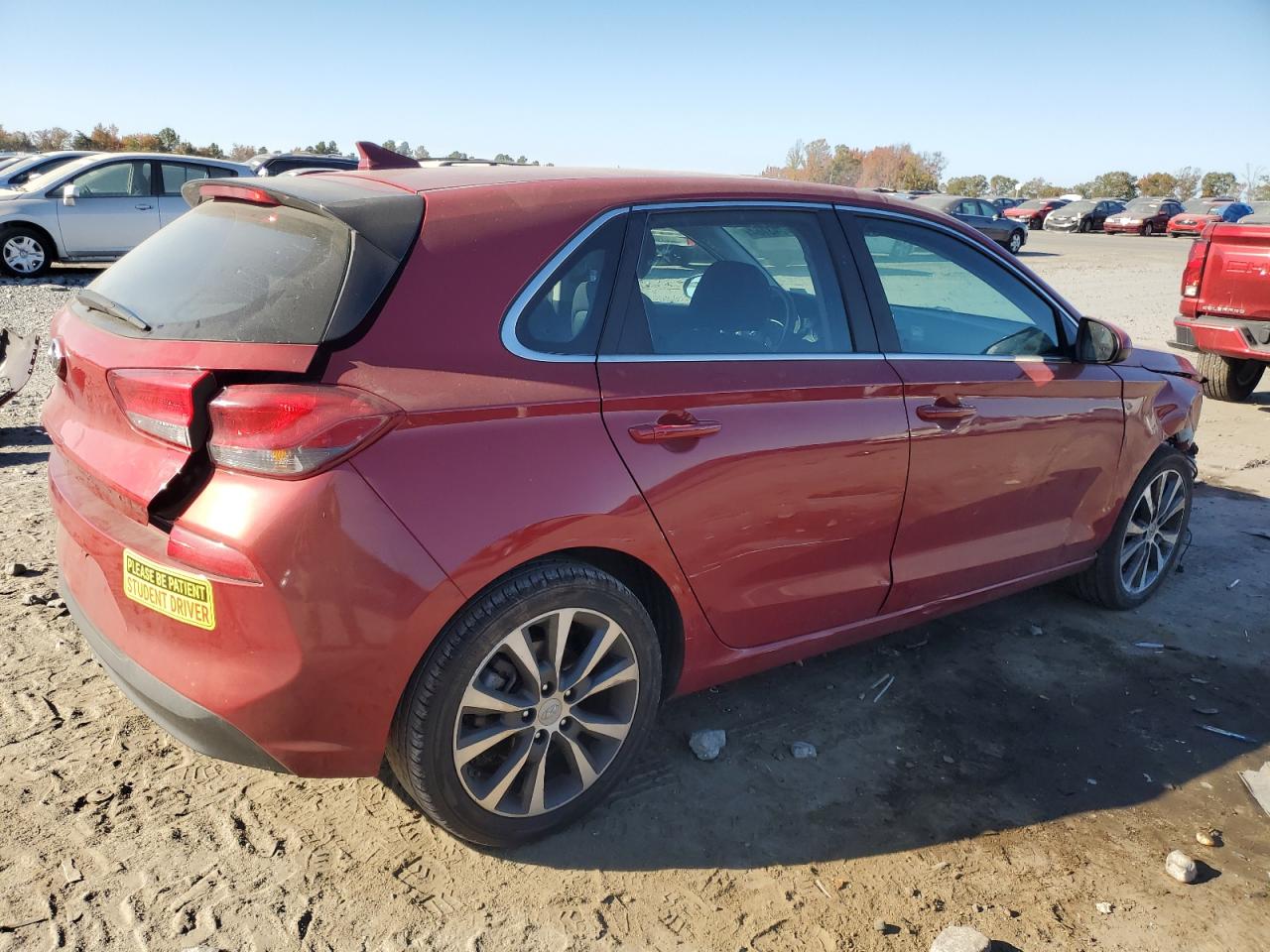 2020 Hyundai Elantra - Image 3