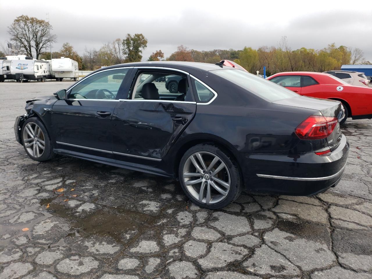 2017 Volkswagen Passat - Image 2