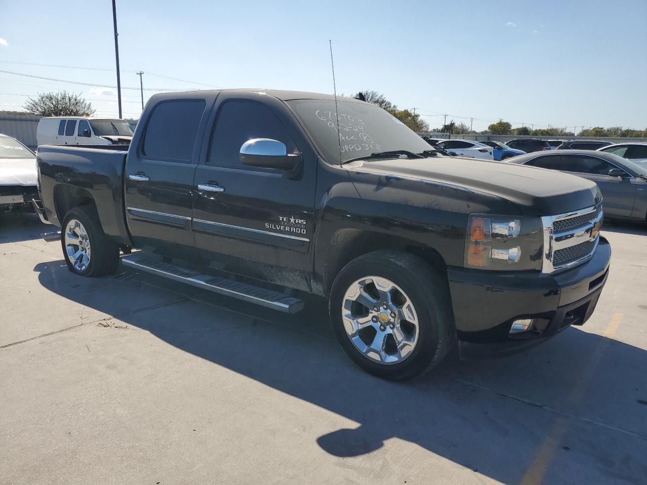 2012 Chevrolet Silverado - Image 4
