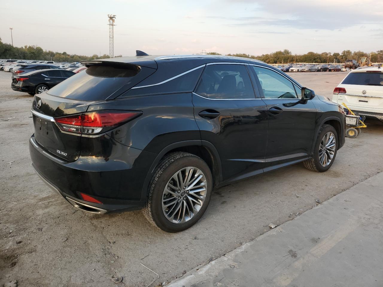 2022 Lexus RX - Image 3