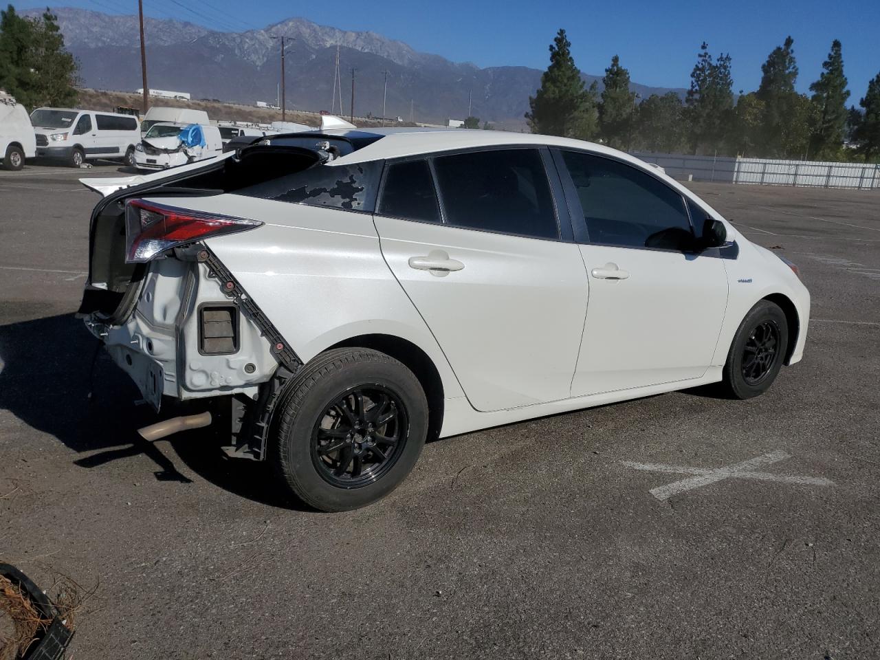 VIN JTDKBRFU0G3523710 2016 TOYOTA PRIUS no.3