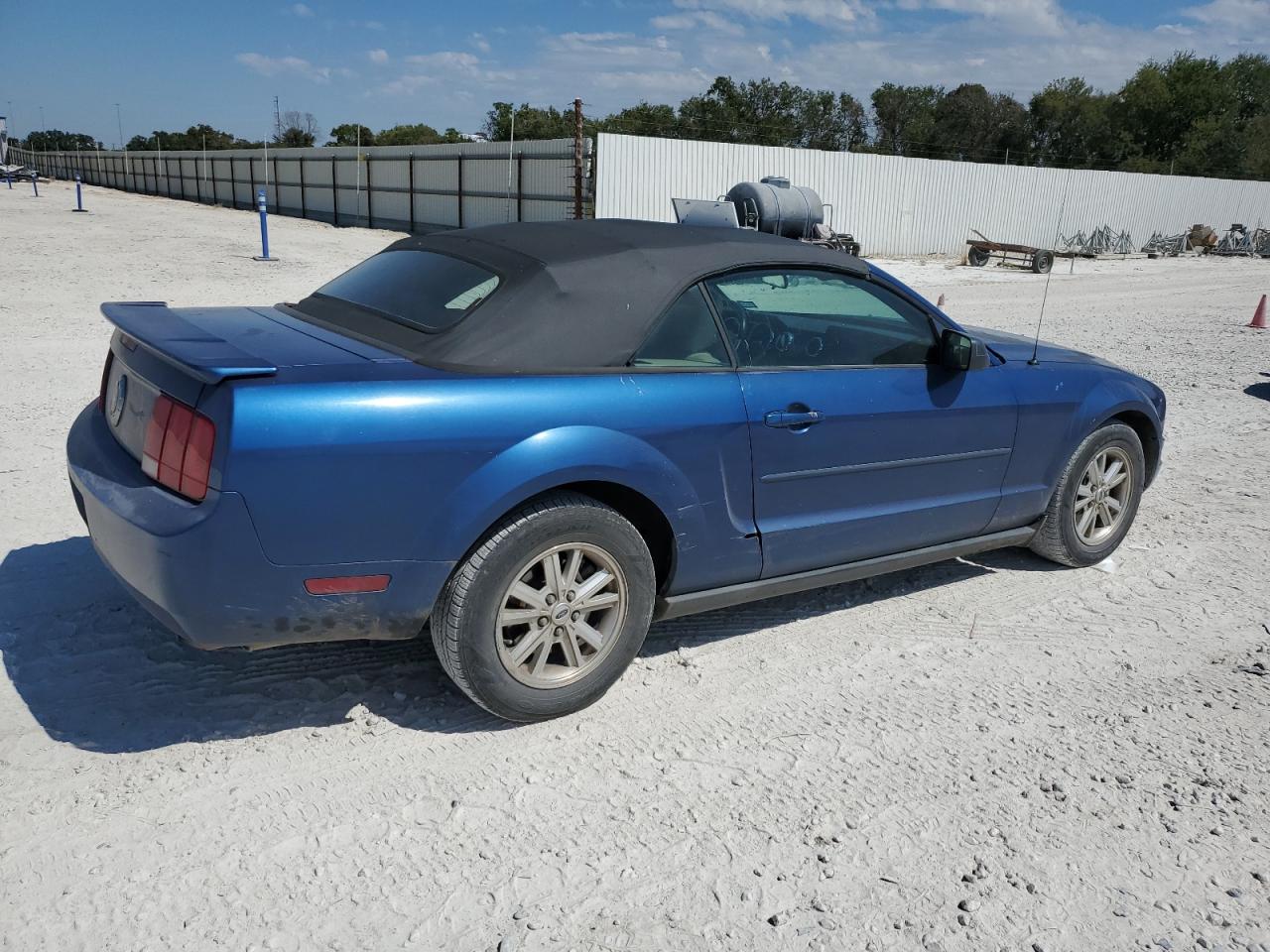 2007 Ford Mustang - Image 3