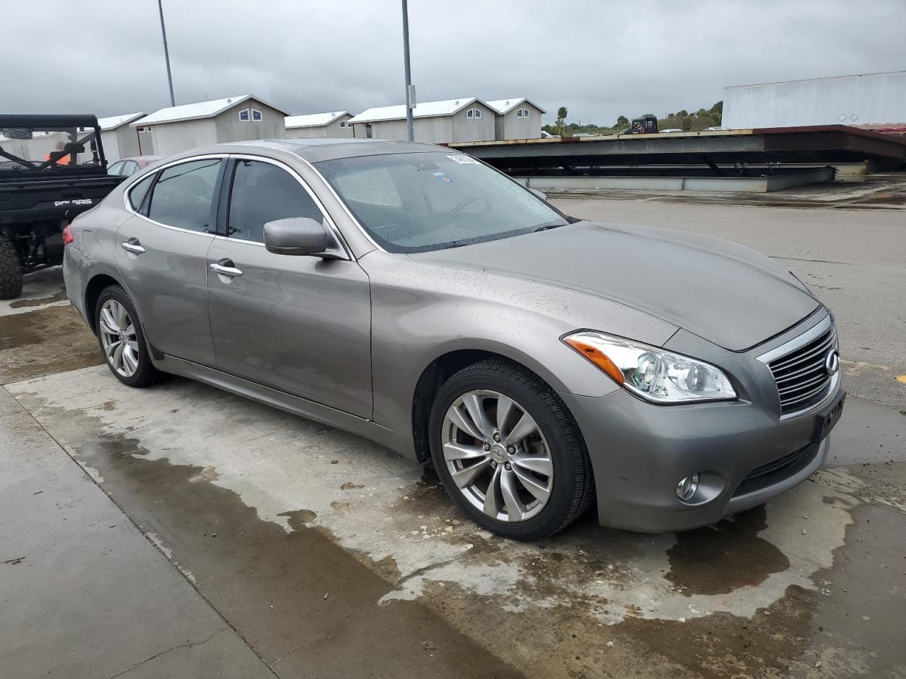 2012 Infiniti M - Image 4