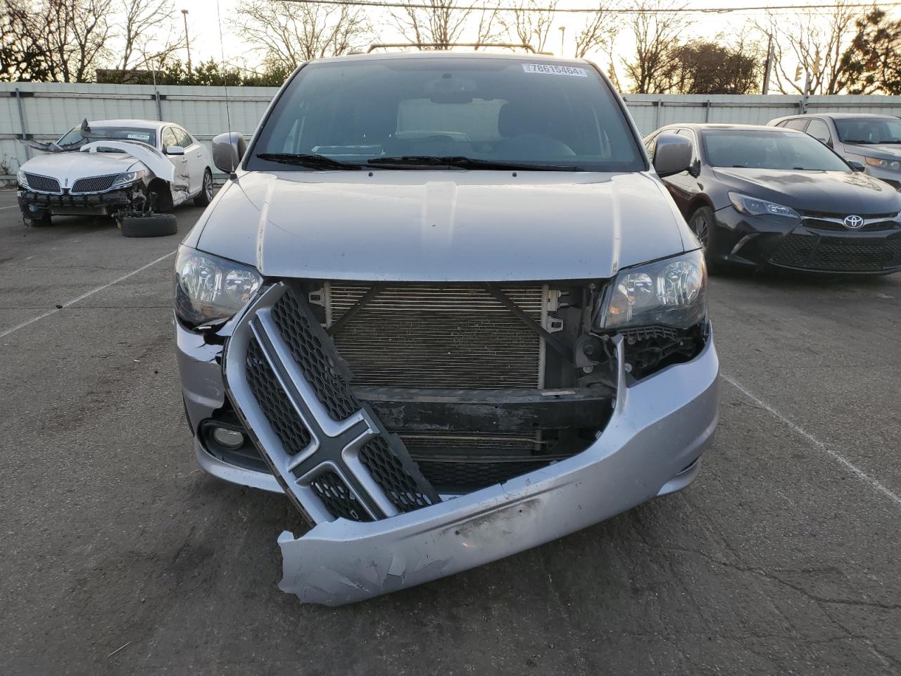 2018 Dodge Caravan - Image 5
