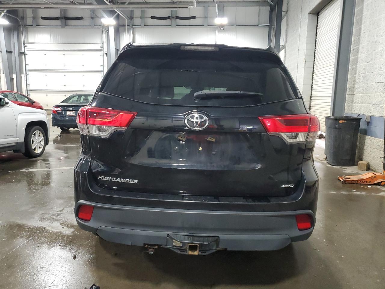 2019 Toyota Highlander Le VIN: 5TDBZRFH4KS916230 Lot: 73287934