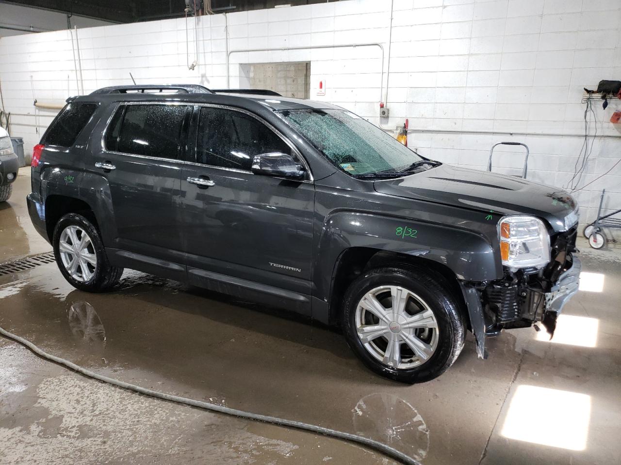 2017 GMC Terrain - Image 4