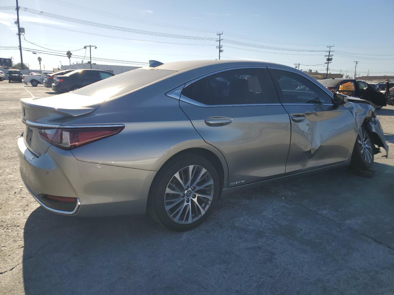 2021 Lexus ES - Image 3