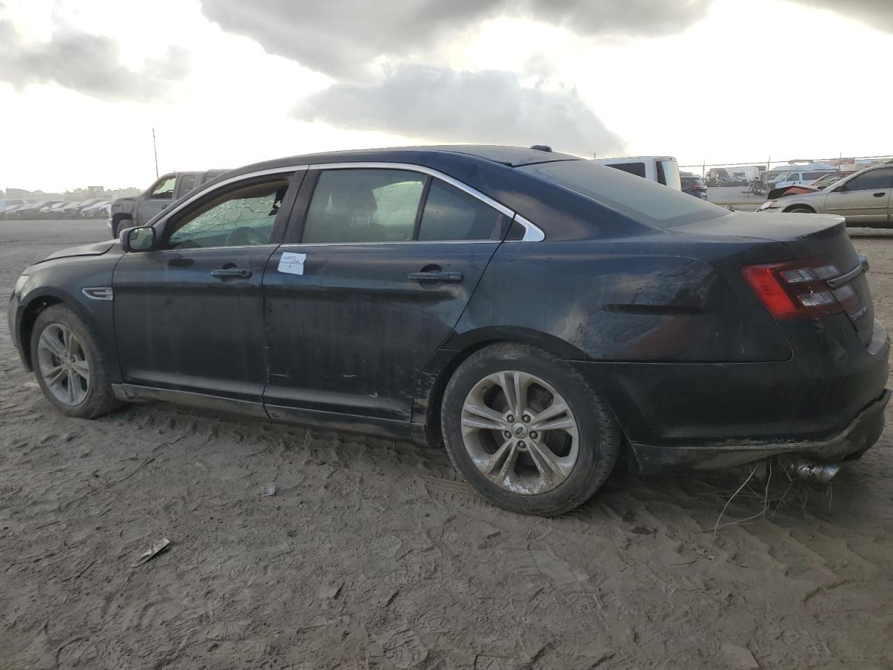 2018 Ford Taurus - Image 2