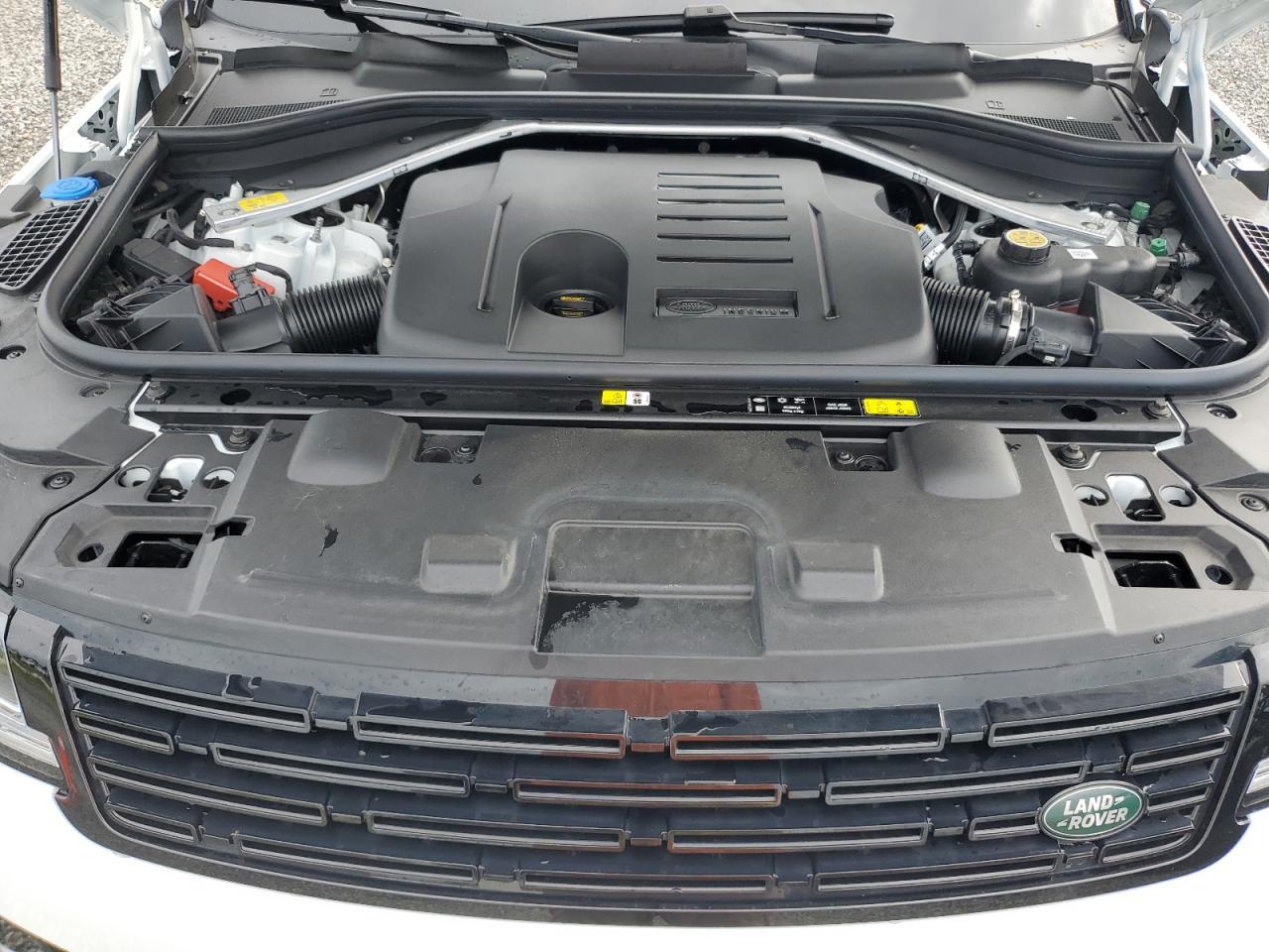 2023 Land Rover Range Rover - Image 12