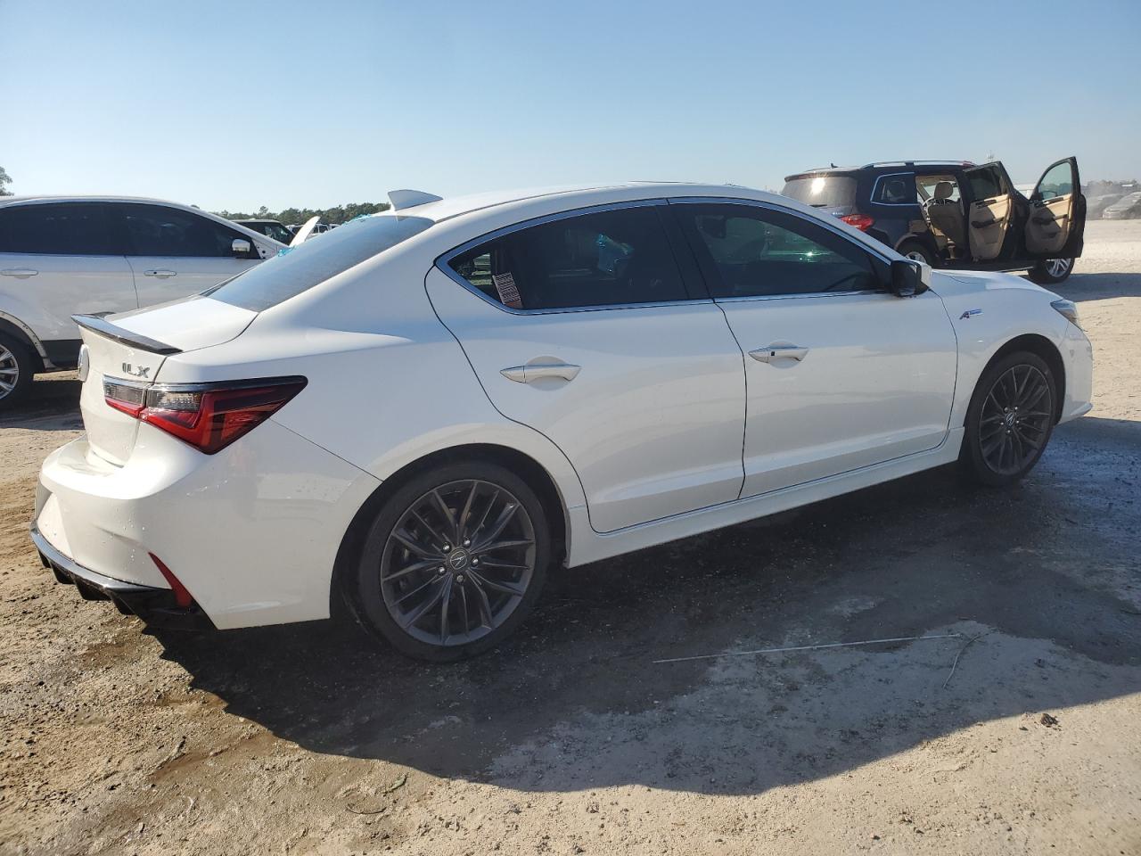 VIN 19UDE2F84NA008472 2022 ACURA ILX no.3