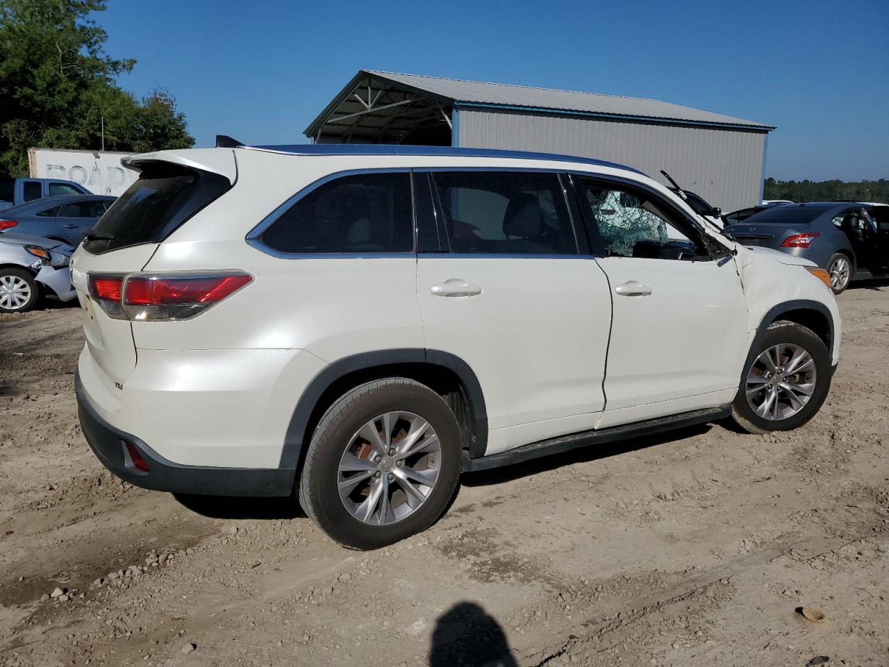 2014 Toyota Highlander - Image 3