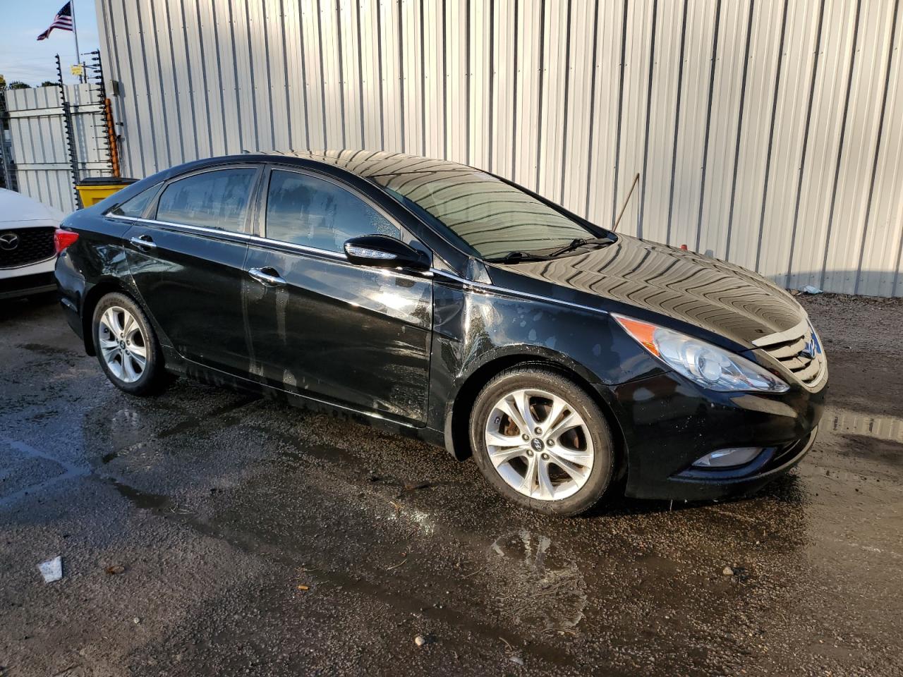 2011 Hyundai Sonata - Image 4