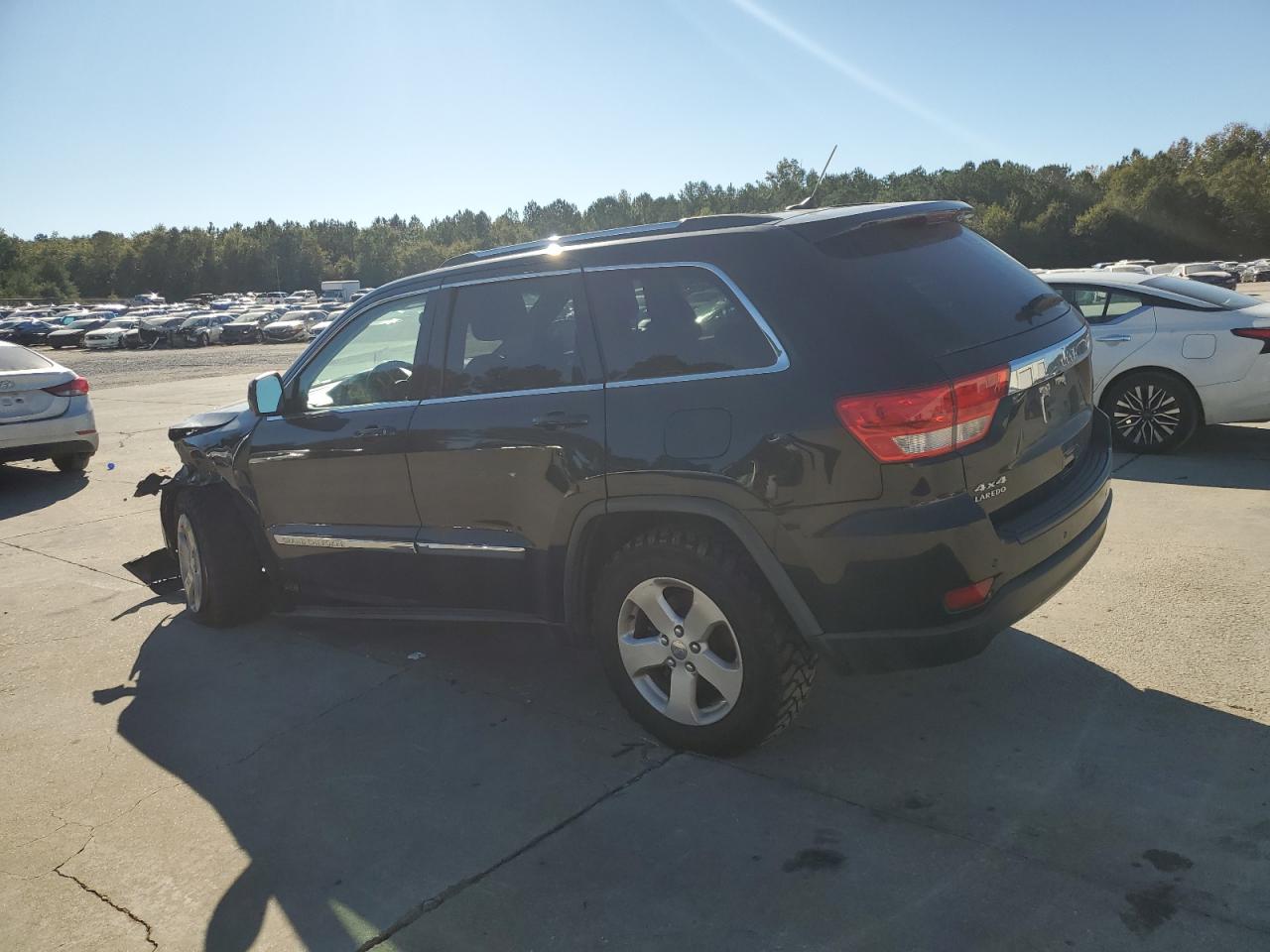 2013 Jeep Grand Cherokee - Image 2