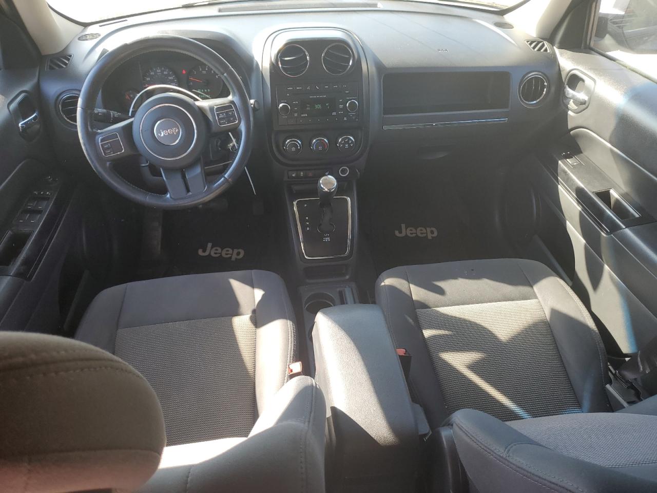 2012 Jeep Liberty (Patriot) - Image 8