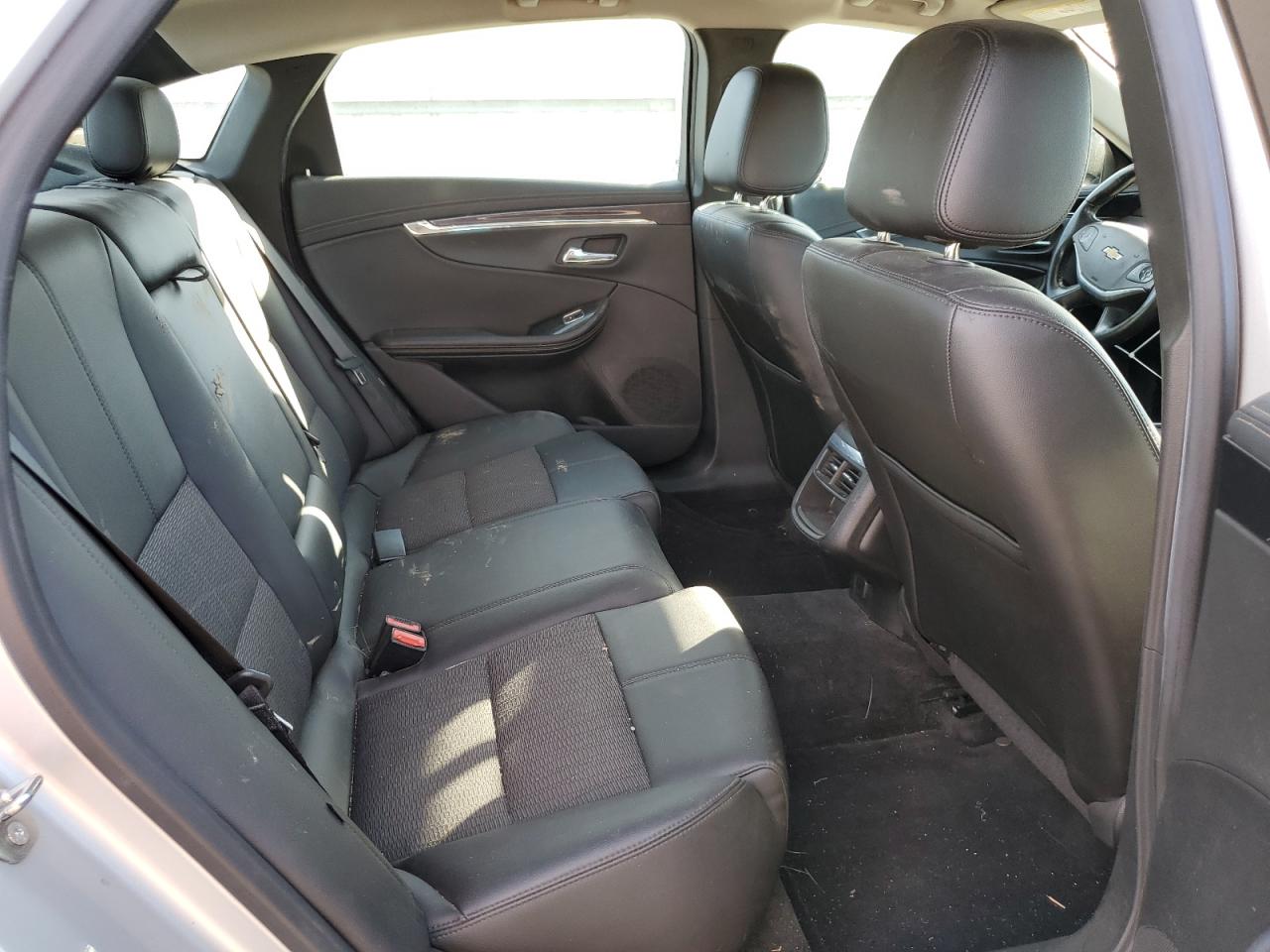 2016 Chevrolet Impala - Image 10