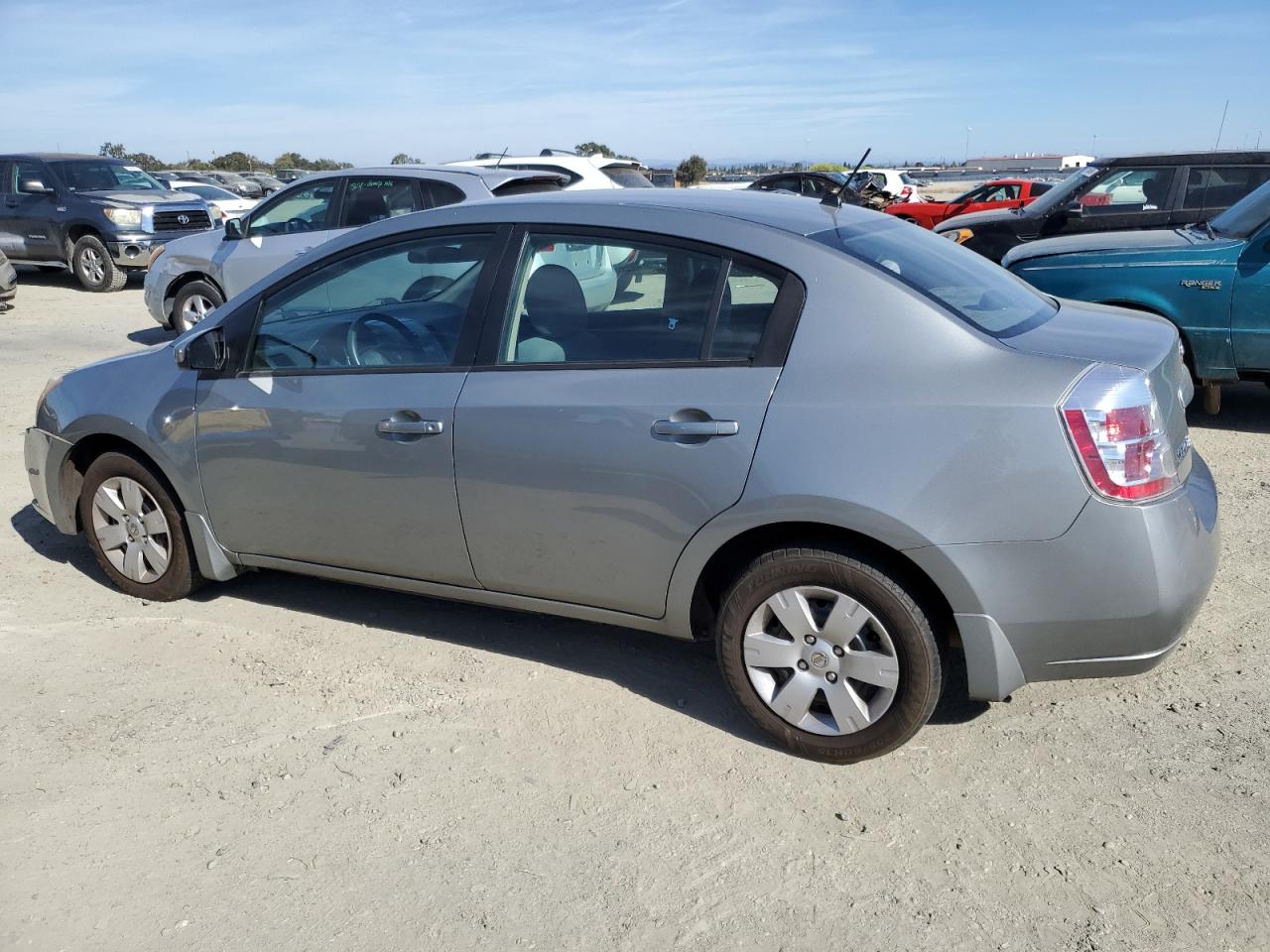 2008 Nissan Sentra - Image 2