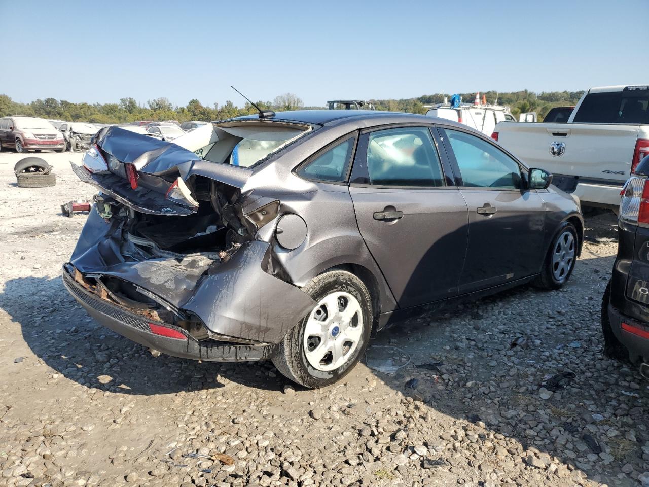 VIN 1FADP3E27DL381574 2013 FORD FOCUS no.3