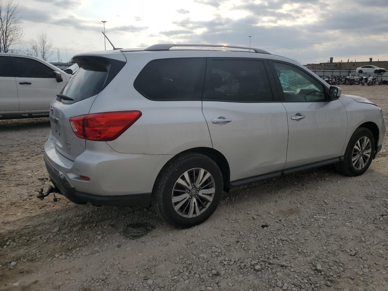 2018 Nissan Pathfinder - Image 3