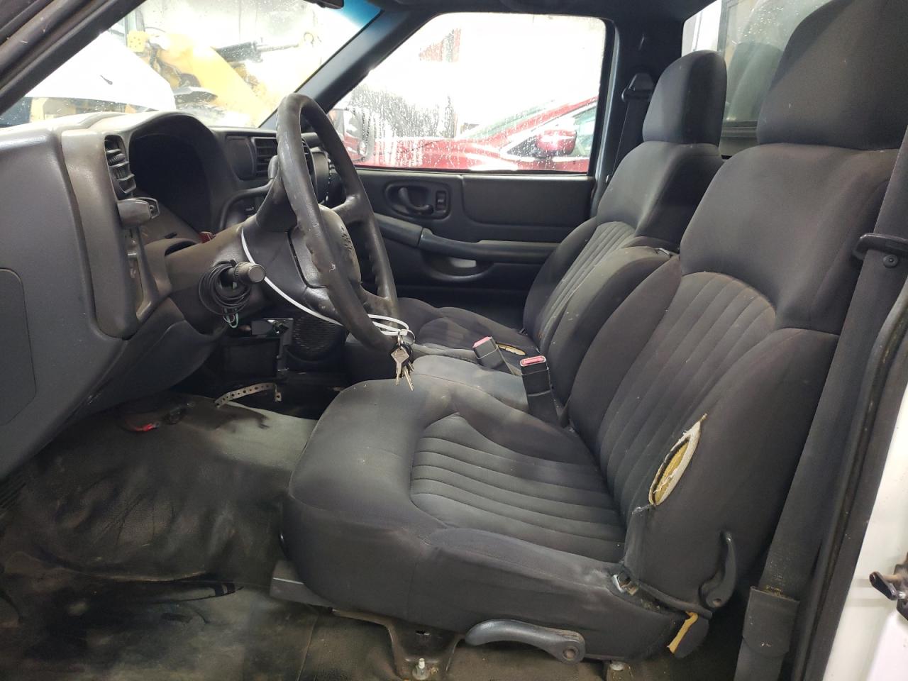 2003 Chevrolet S-10 Pickup - Image 7