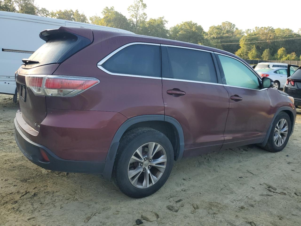 2015 Toyota Highlander - Image 3