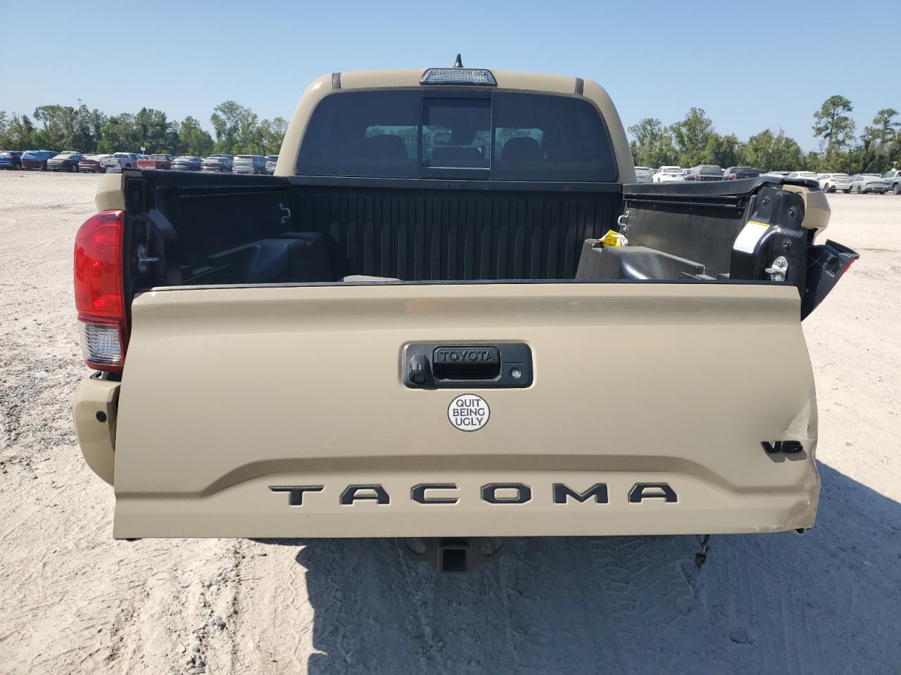 3TMAZ5CN5JM076326 2018 Toyota Tacoma Double Cab