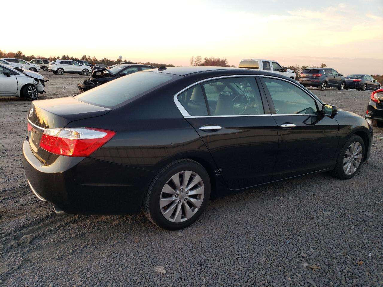 VIN 1HGCR2F82FA222541 2015 HONDA ACCORD no.3