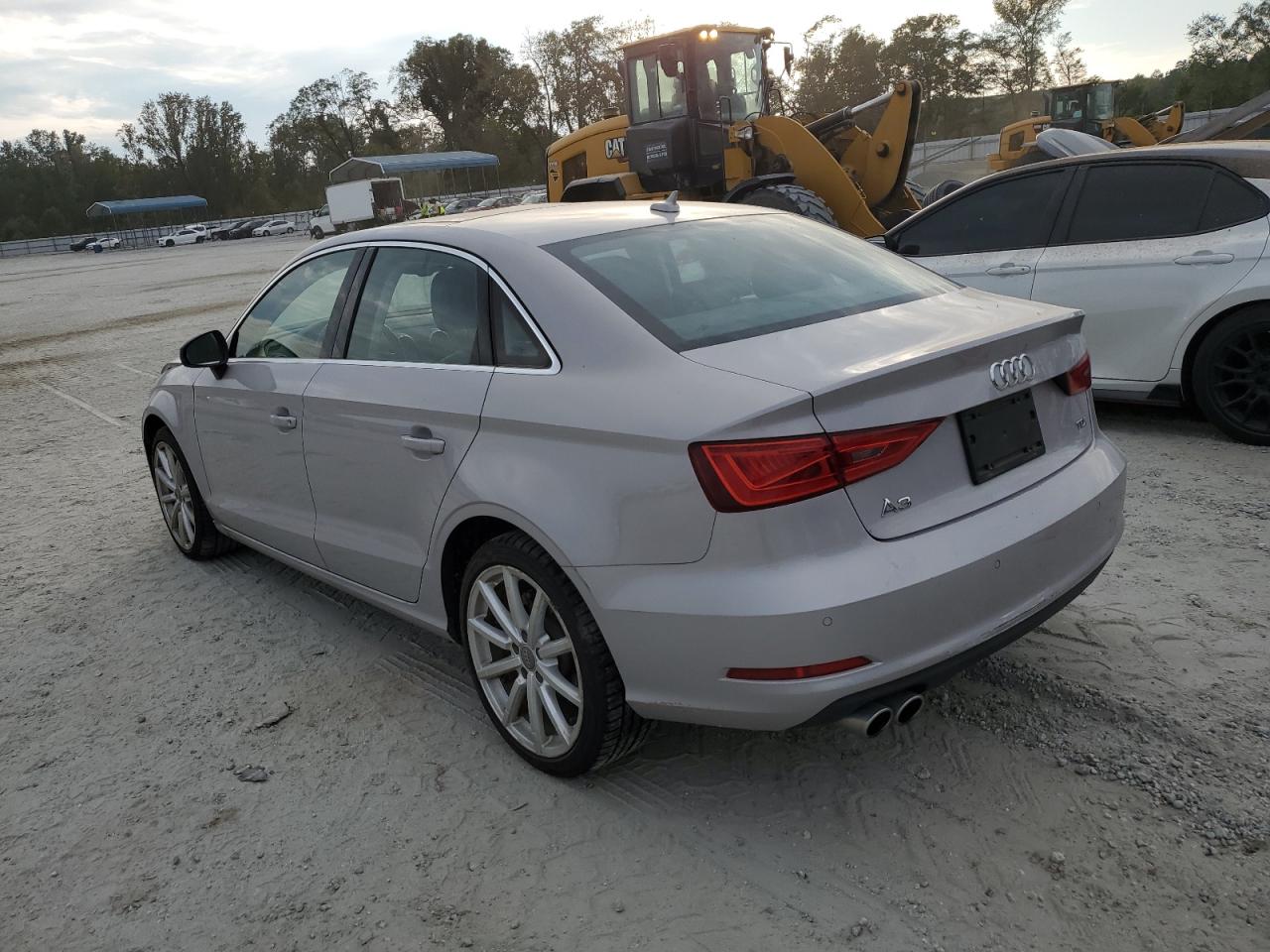 VIN WAUCJGFF0F1043994 2015 AUDI A3 no.2