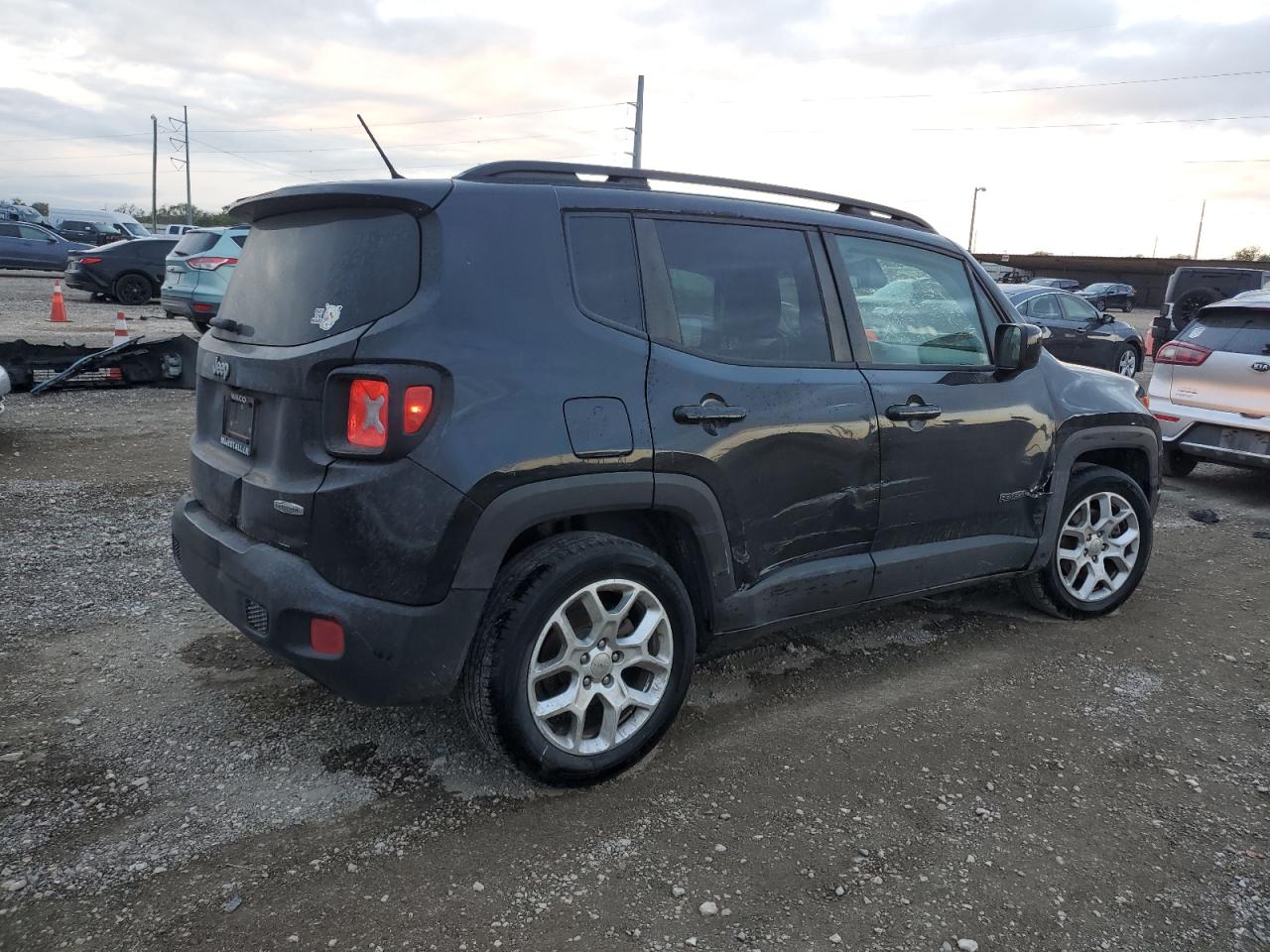 2017 Jeep Renegade - Image 3