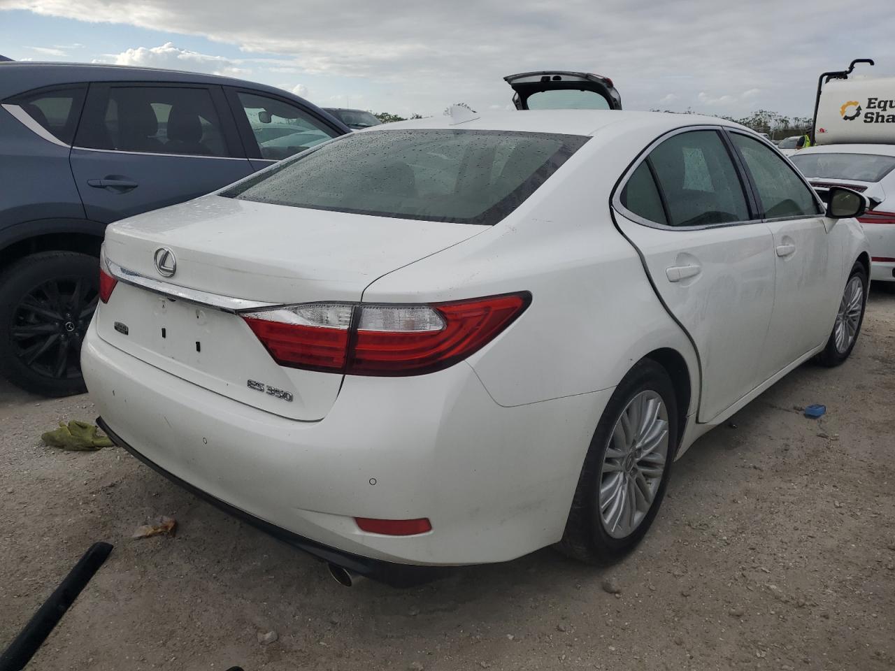 2015 Lexus ES - Image 3