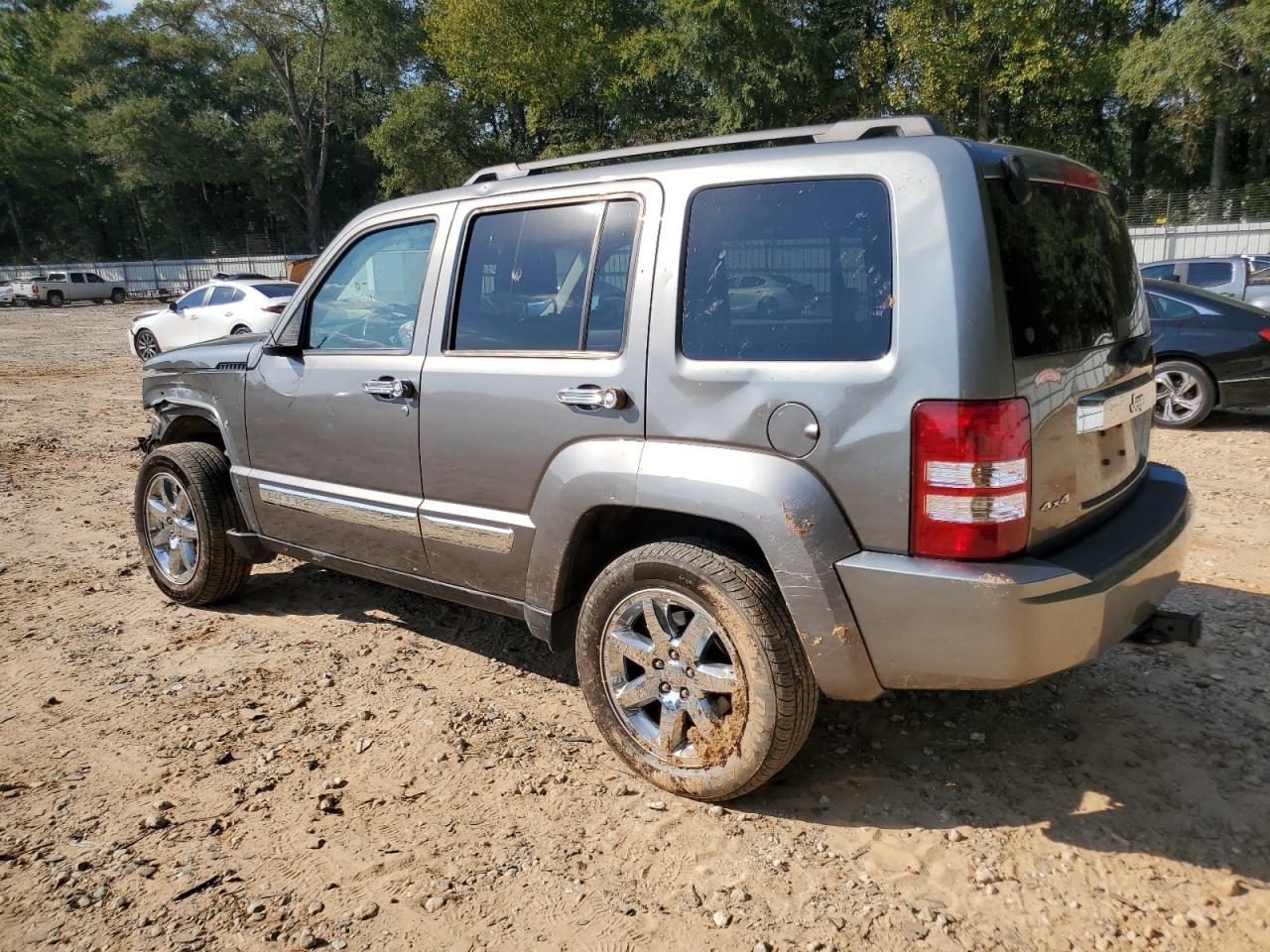 2012 Jeep Liberty (North America) - Image 2