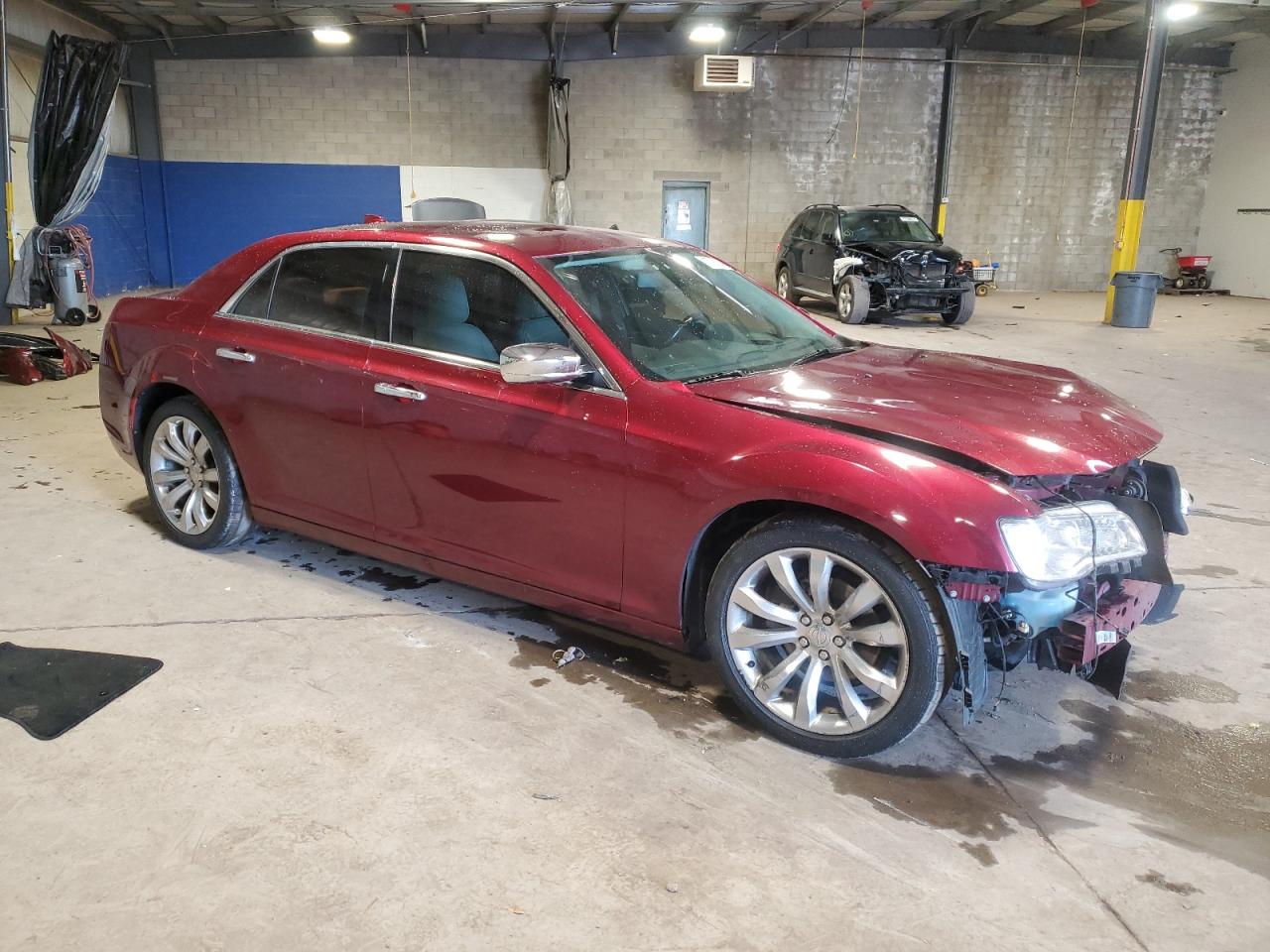 2018 Chrysler 300 - Image 4