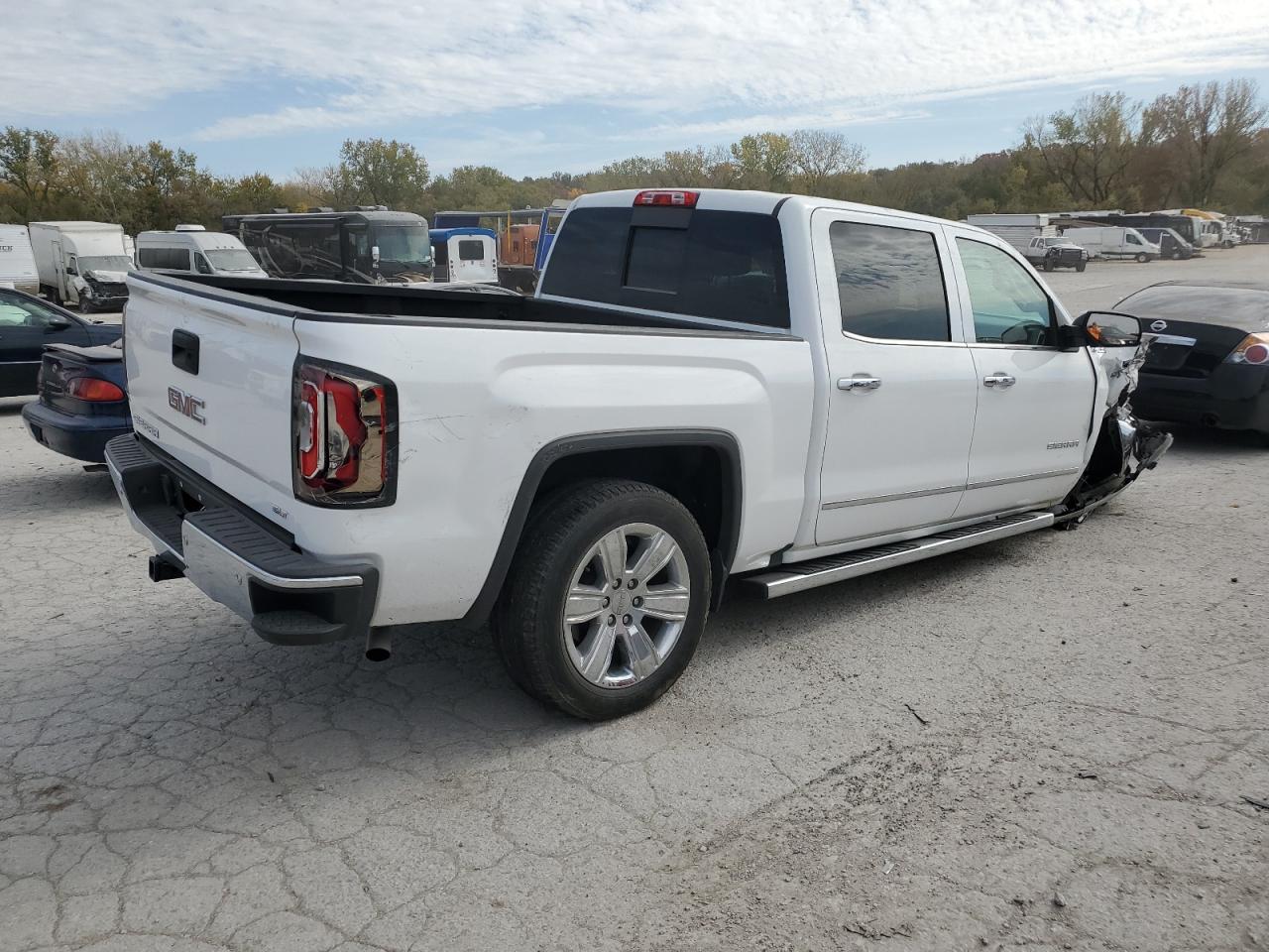 2016 GMC Sierra - Image 3