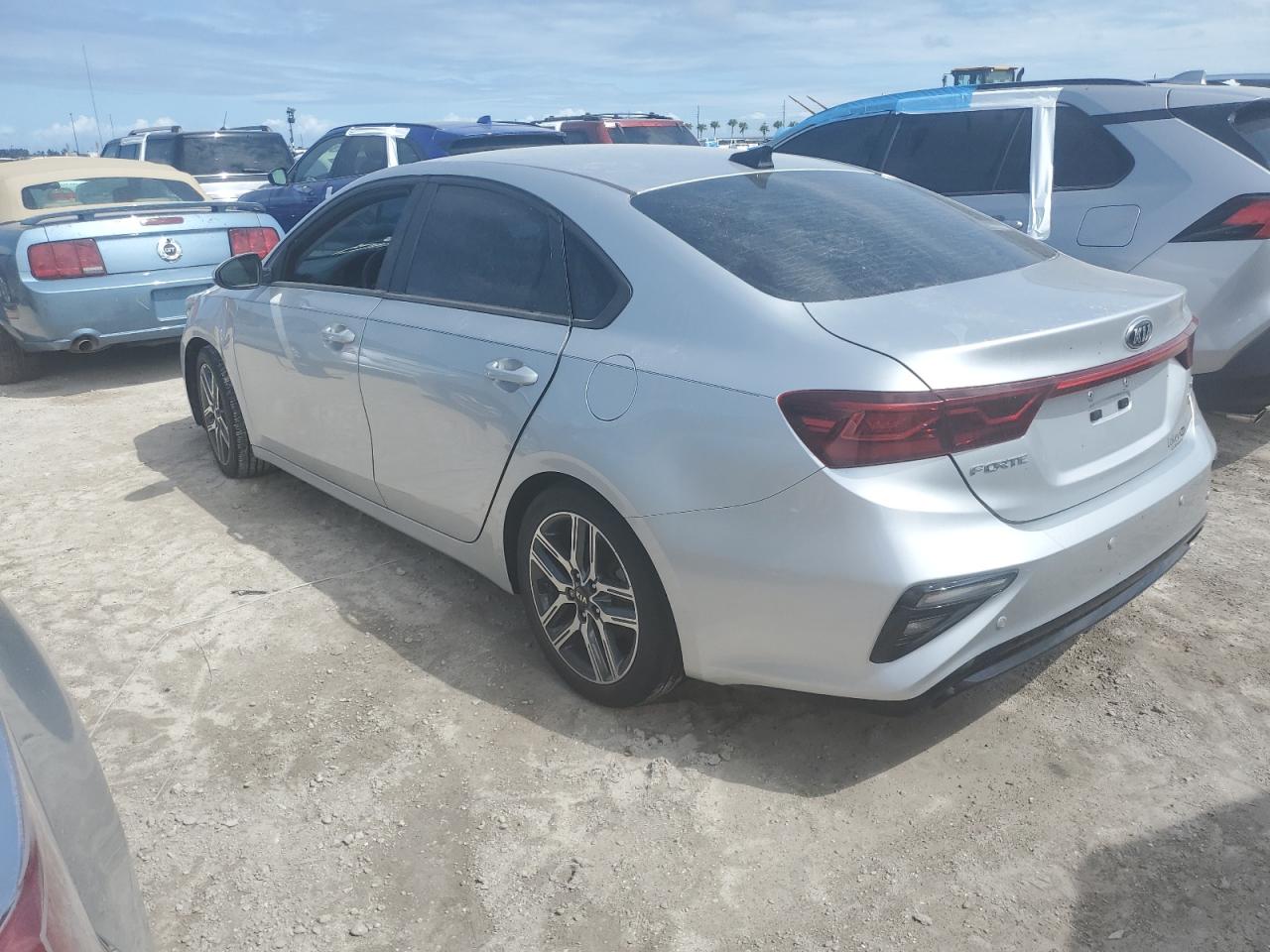 2019 Kia Forte - Image 2