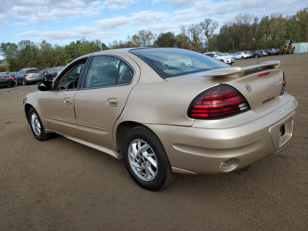 2004 Pontiac Grand AM - Image 2