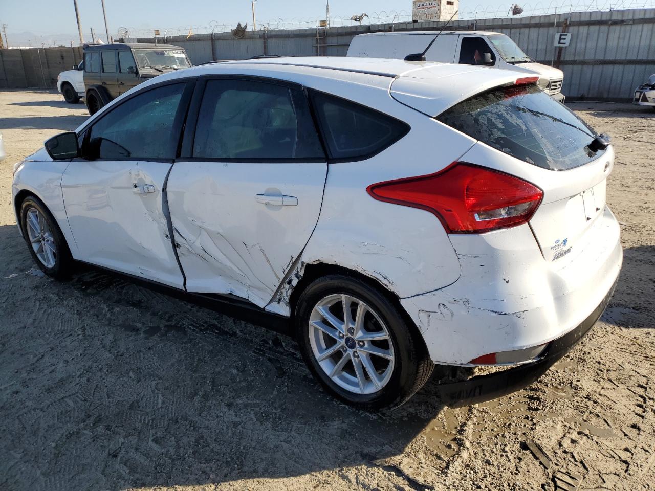 VIN 1FADP3K29JL287695 2018 FORD FOCUS no.2