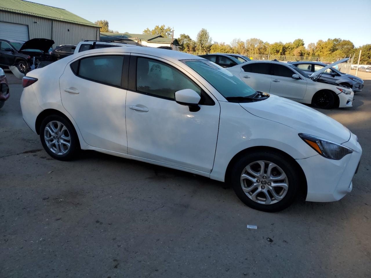 3MYDLBZV7GY119720 2016 Toyota Scion Ia