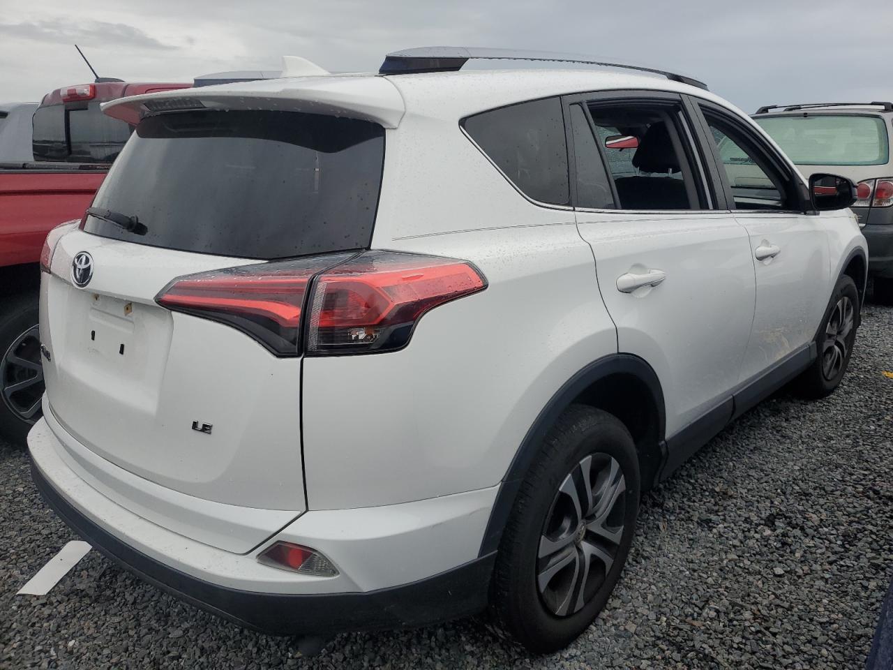 2018 Toyota RAV 4 - Image 3