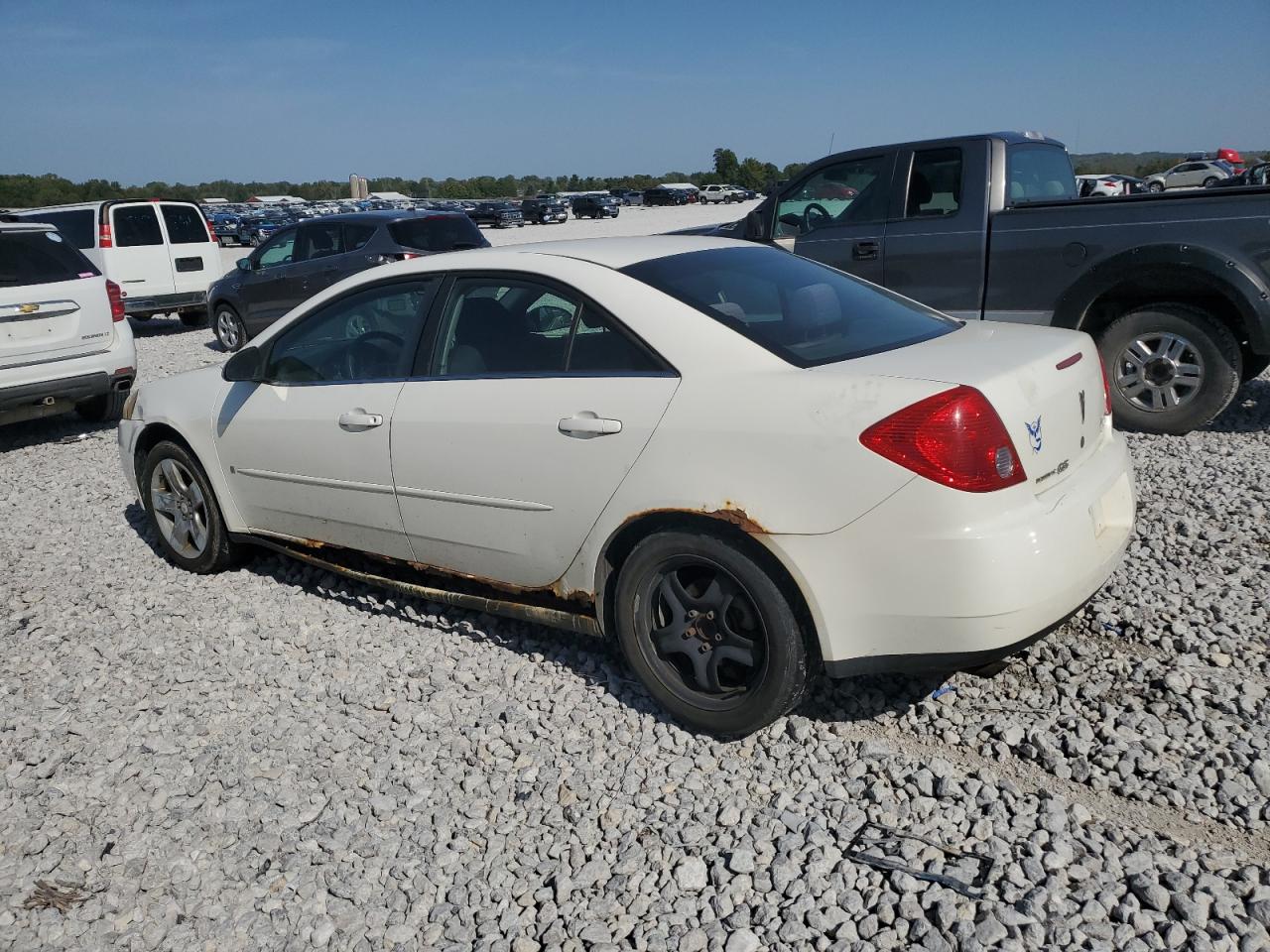 2007 Pontiac G6 - Image 2