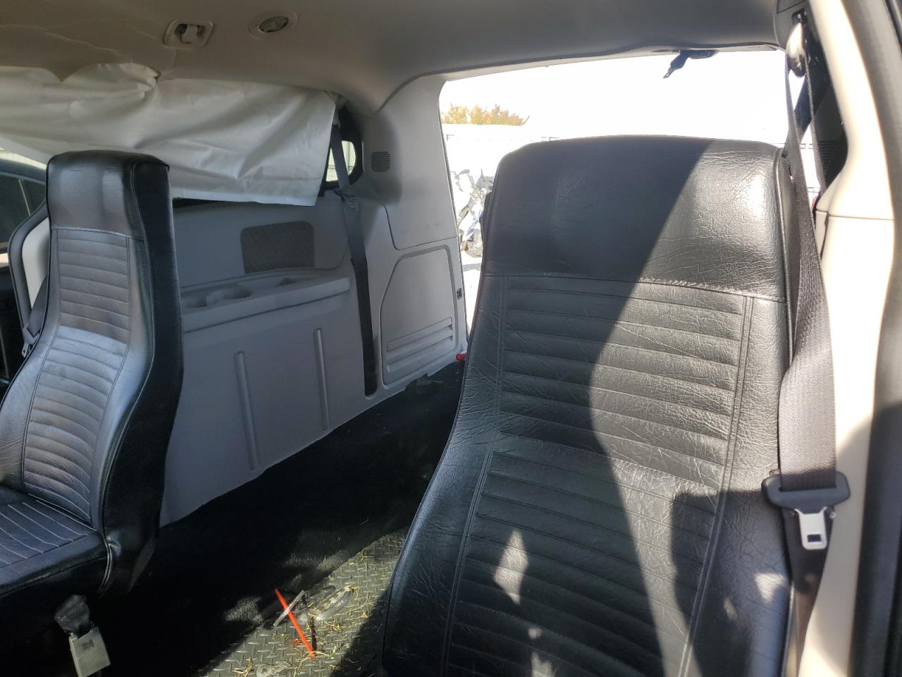 2019 Dodge Caravan - Image 10
