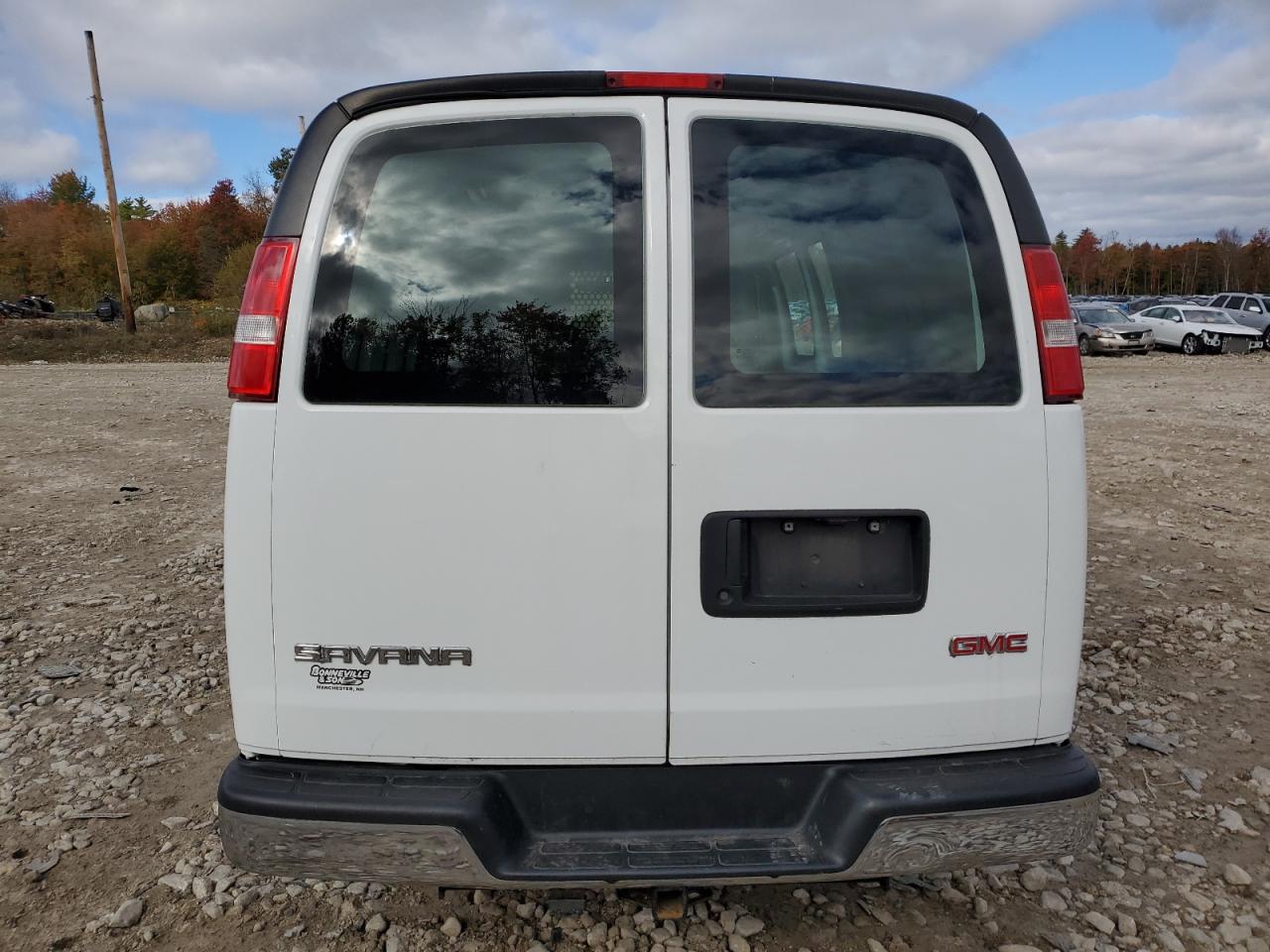 2017 GMC Savana - Image 6