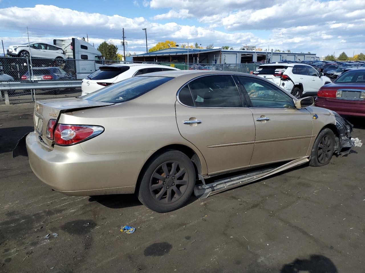 2004 Lexus ES - Image 3