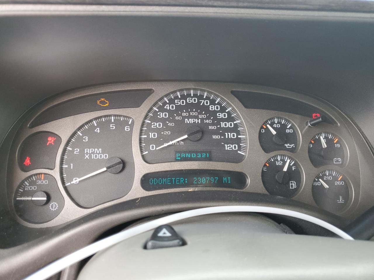 2004 GMC Yukon - Image 9