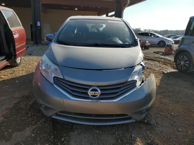 Hatchbacks NISSAN VERSA 2015 Srebrny