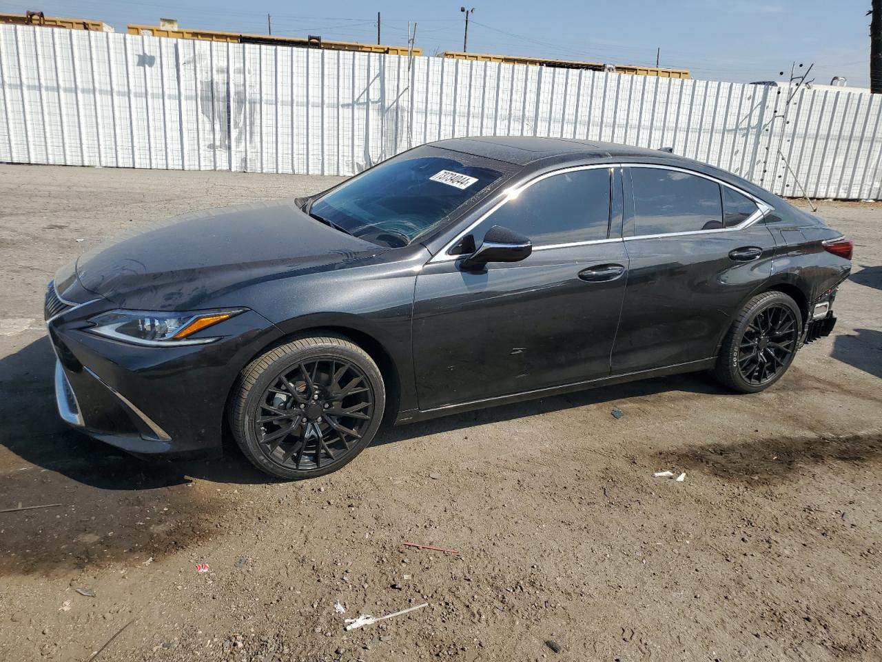 2021 Lexus ES - Image 1