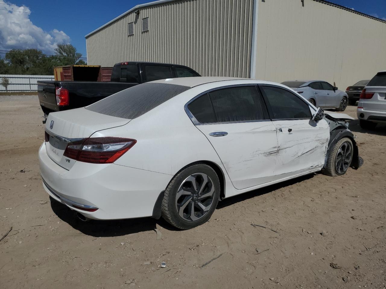 VIN 1HGCR3F89GA017113 2016 HONDA ACCORD no.3