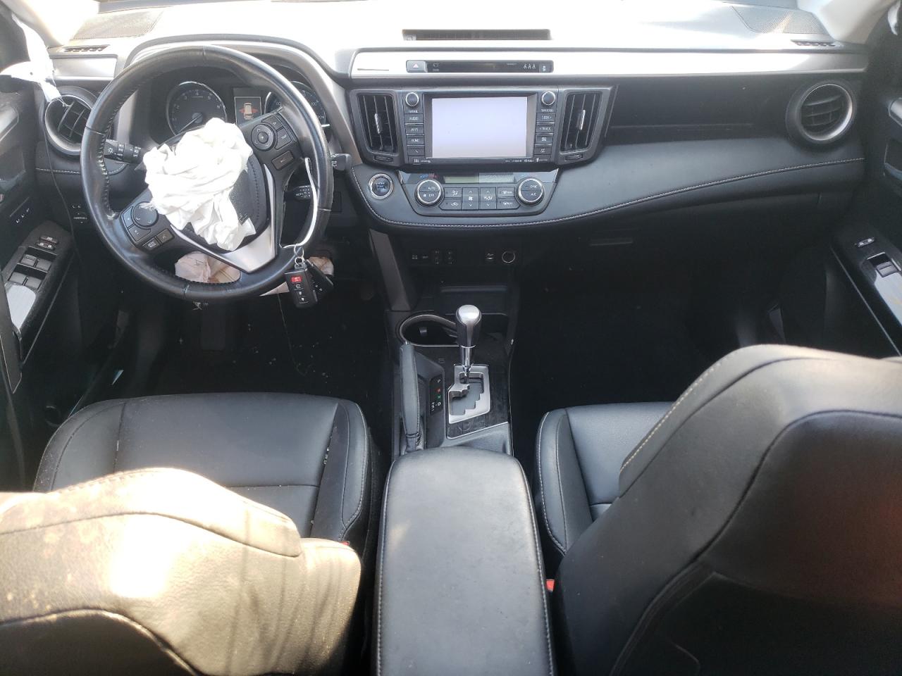 2017 Toyota RAV 4 - Image 8