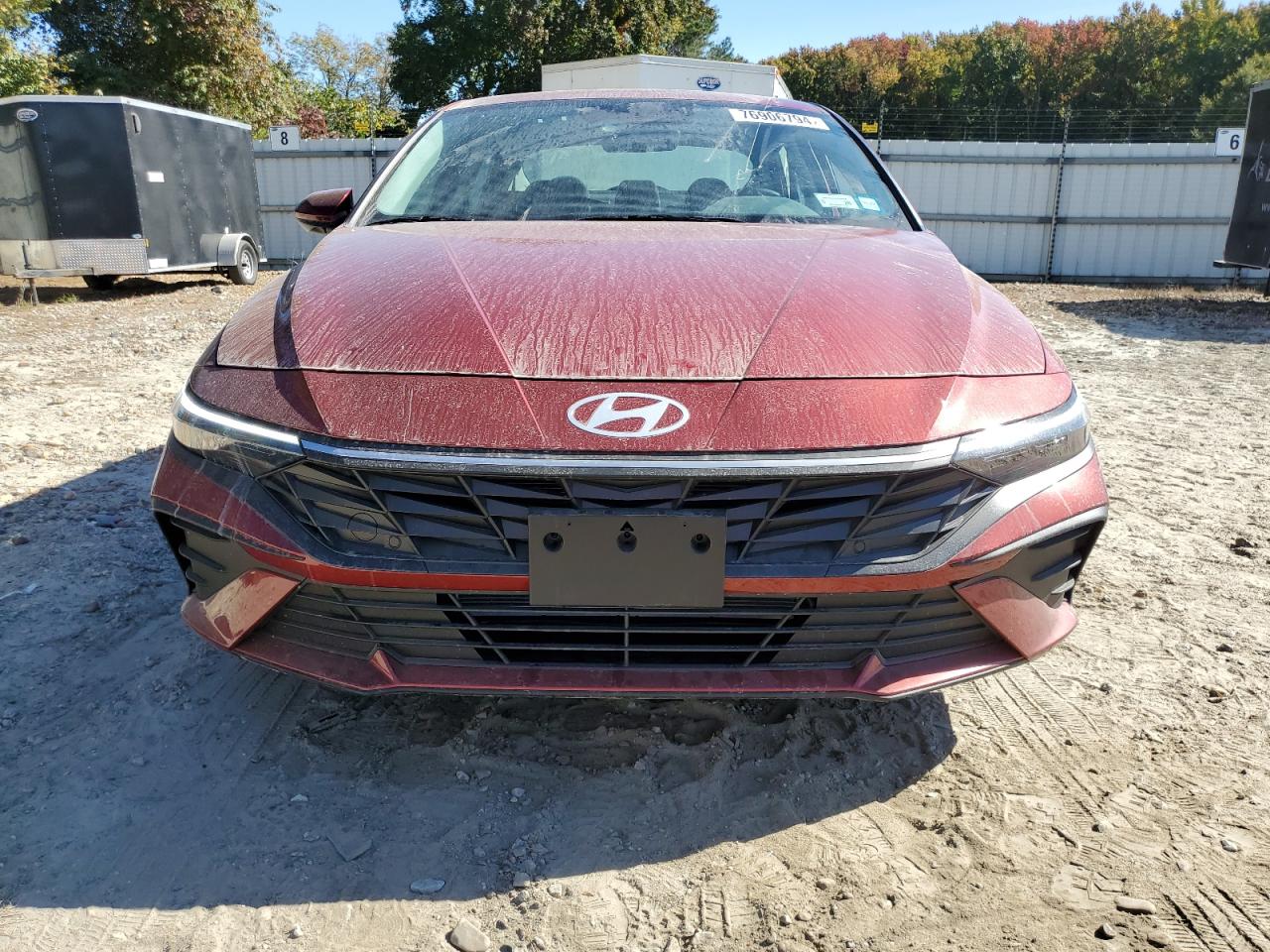 2024 Hyundai Elantra - Image 5