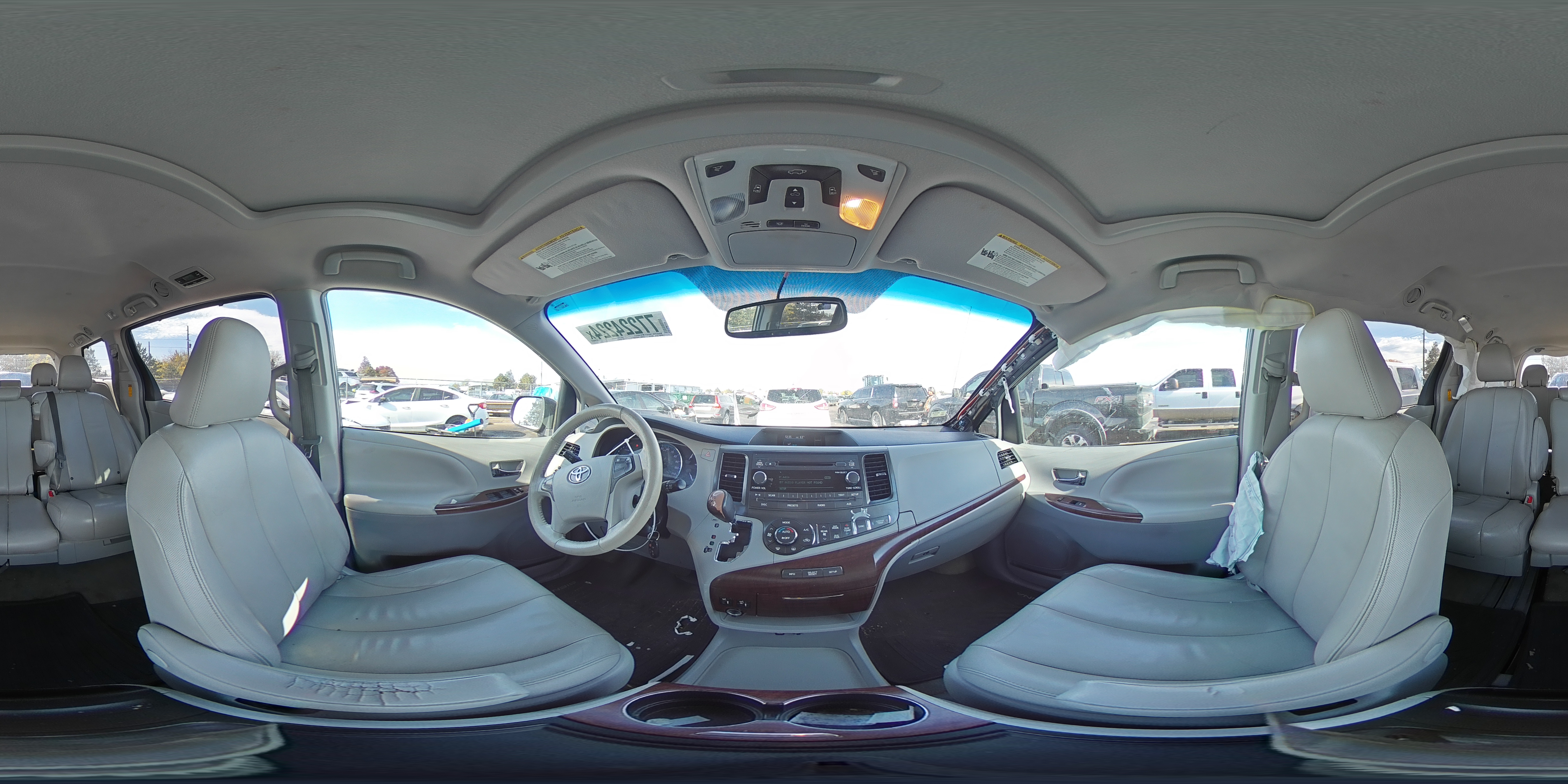 2014 Toyota Sienna - Image 14